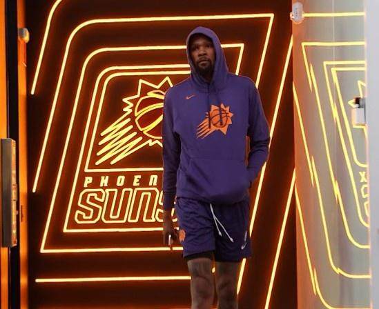 英雄联盟S赛2025-【夜读】英超裁判又出幺蛾子，这次受伤的是切尔西