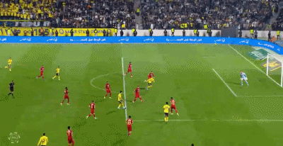 赛程分析-“住在越位线上” 40岁C罗用5越位拼来1进球 球迷嘲讽：就等吃饼