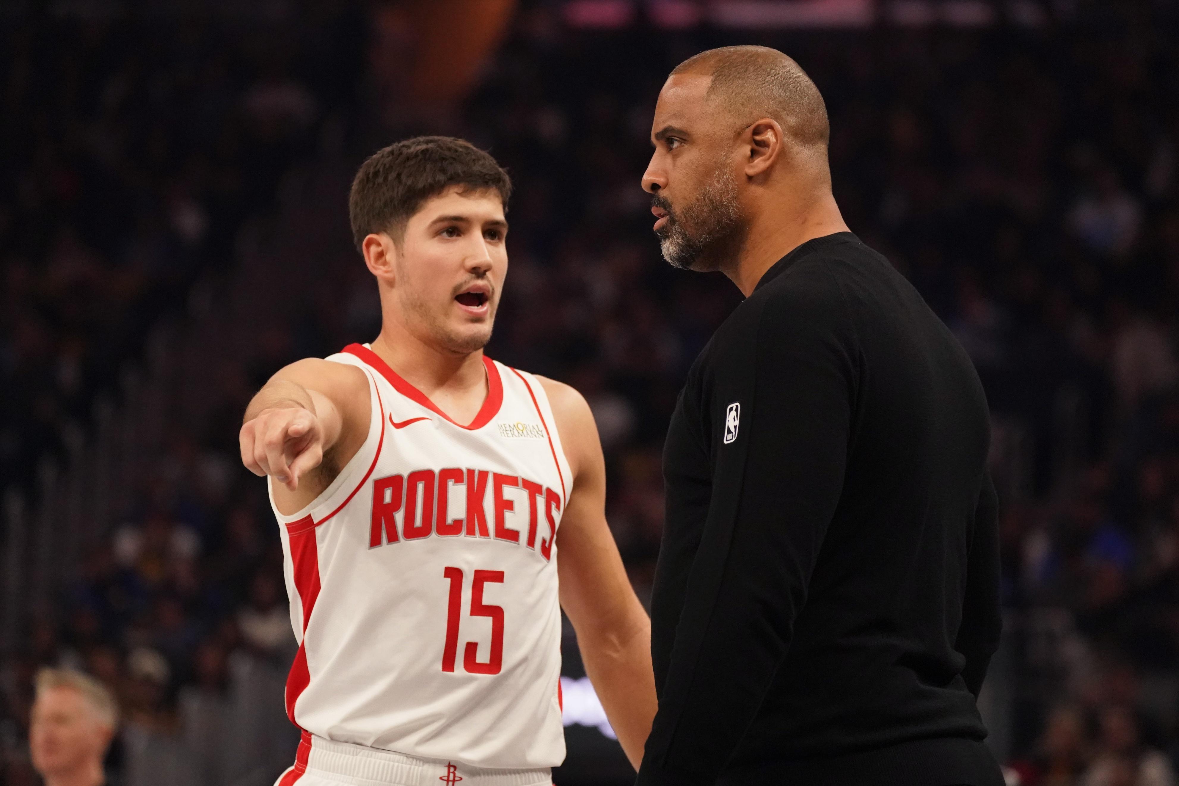 英雄联盟S赛2025-破光头文班金身，火箭16分大逆转！3大新星为乌度卡送上破局答案