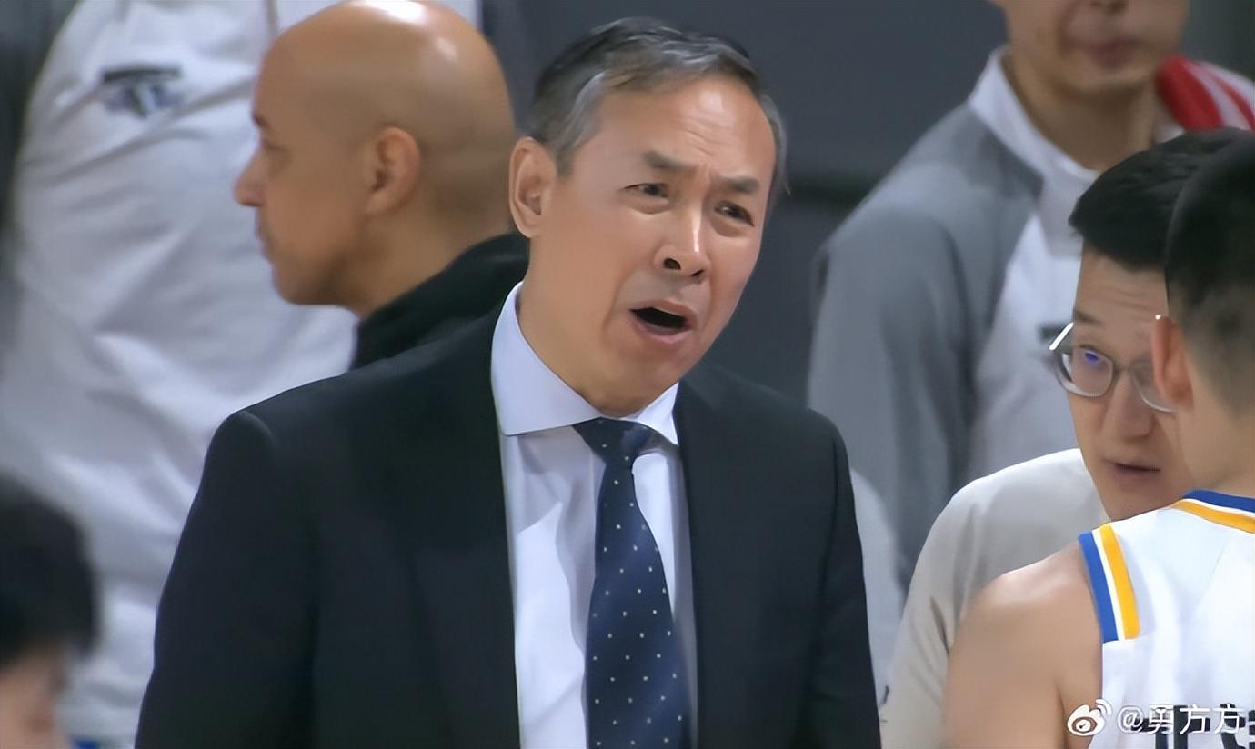 忍无可忍！许利民怒斥：吊儿郎当耍大牌，球迷：疑似指国内这2人