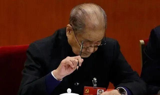 唯一在世的中共一代领导人，曾任中央政治局常委，如今109岁