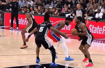 直播观看-我去！又伤1个！强行带伤回归卡规则！文班真的很想要！给他吗|MVP|保罗·乔治|圣安东尼奥马刺队|费城76人队|卢卡-东契奇_新浪体育_新浪新闻