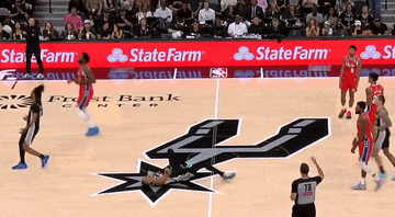 直播观看-我去！又伤1个！强行带伤回归卡规则！文班真的很想要！给他吗|MVP|保罗·乔治|圣安东尼奥马刺队|费城76人队|卢卡-东契奇_新浪体育_新浪新闻