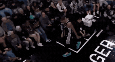 直播观看-我去！又伤1个！强行带伤回归卡规则！文班真的很想要！给他吗|MVP|保罗·乔治|圣安东尼奥马刺队|费城76人队|卢卡-东契奇_新浪体育_新浪新闻