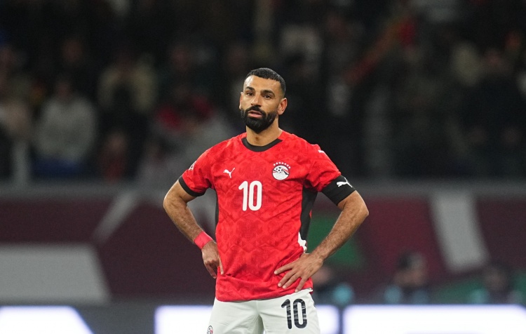 英雄联盟S赛2025-人未走，枷锁先至！萨拉赫的“暮色之路”会比梅西和C罗更难抉择